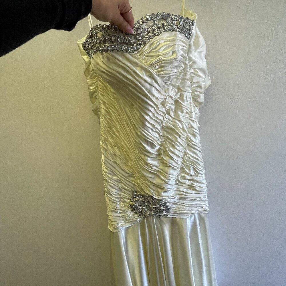 Handmade strapless Gown Size 10 in Ivory